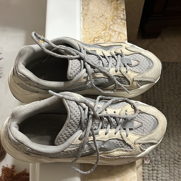 As Is NO RETURN Yeezys 100% Authentic - Picture 2 of 7